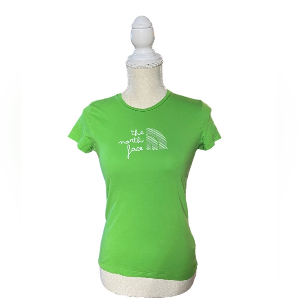 North‎ Face tee